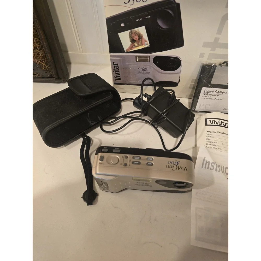 Vintage Vivitar ViviCam 3500 Digital Camera LCD Digital Photography
